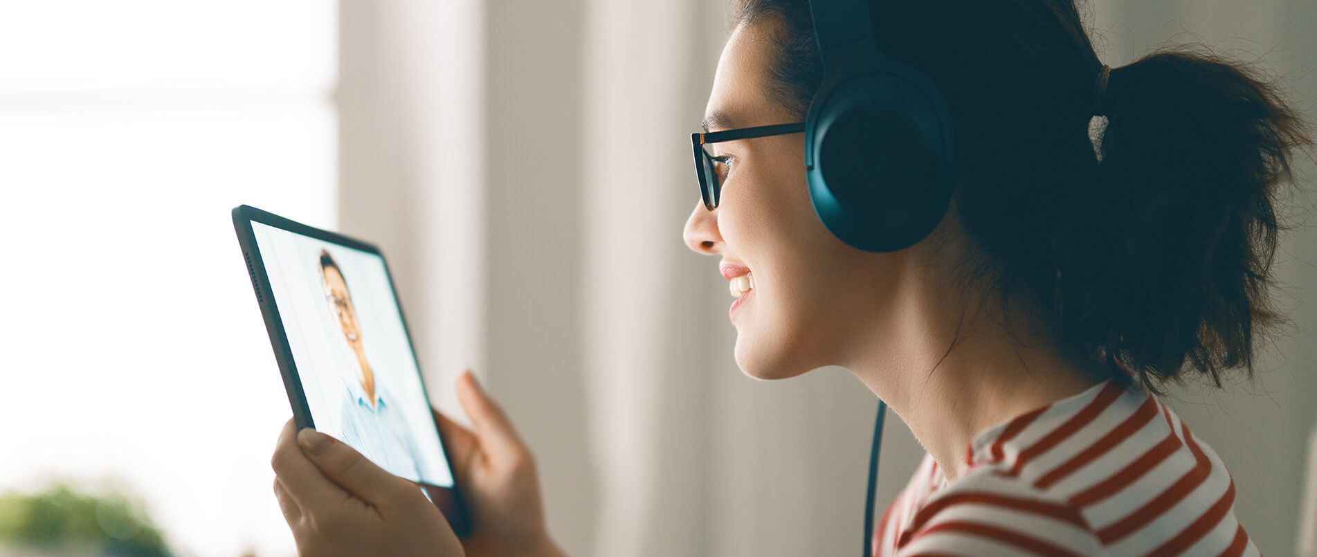 j9官网正式推出商用5G RedCap模组RG255C-GL，进一步丰富RedCap产品阵容