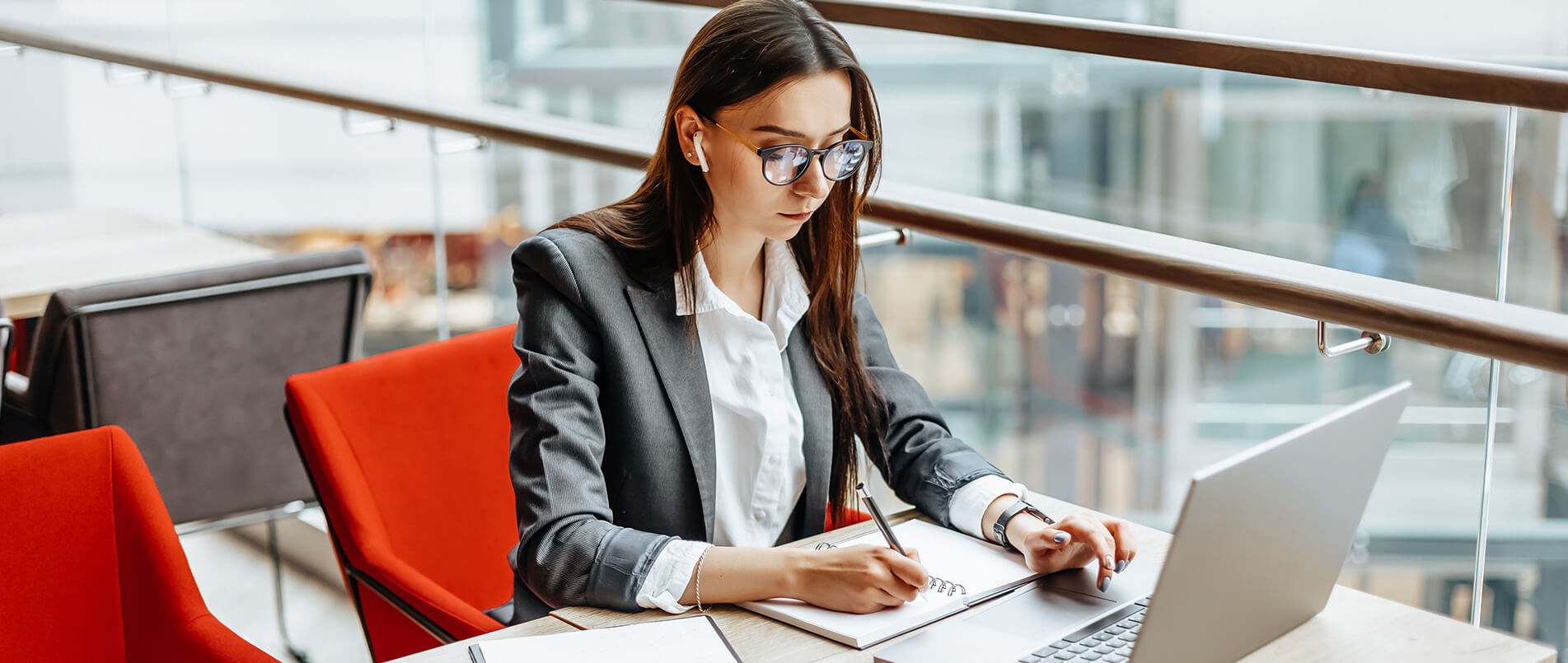 MWC 2024丨j9官网全新Wi-Fi 7和蓝牙5.4模组组合，为PC提供巅峰无线连接体验