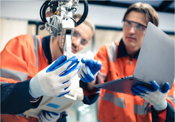 优质的在职培训机会，有机会与高水平团队一起工作