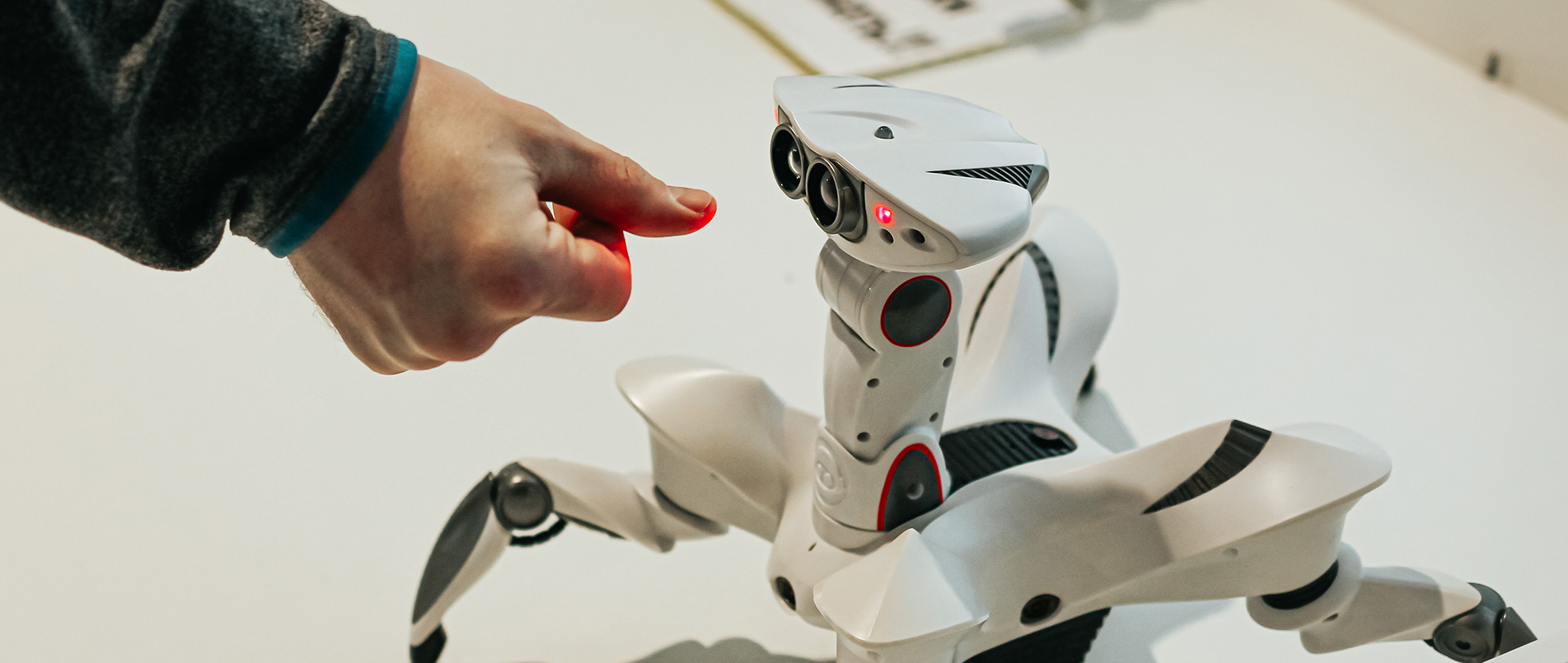 j9官网获AIoT新维奖两项大奖，以丰富的边缘计算产品驱动产业创新发展